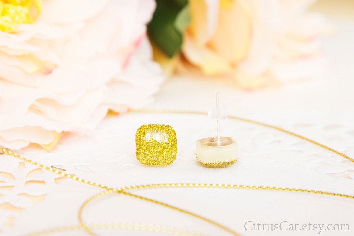 https://www.etsy.com/listing/250921469/golden-glitter-stud-earrings-10-mm
