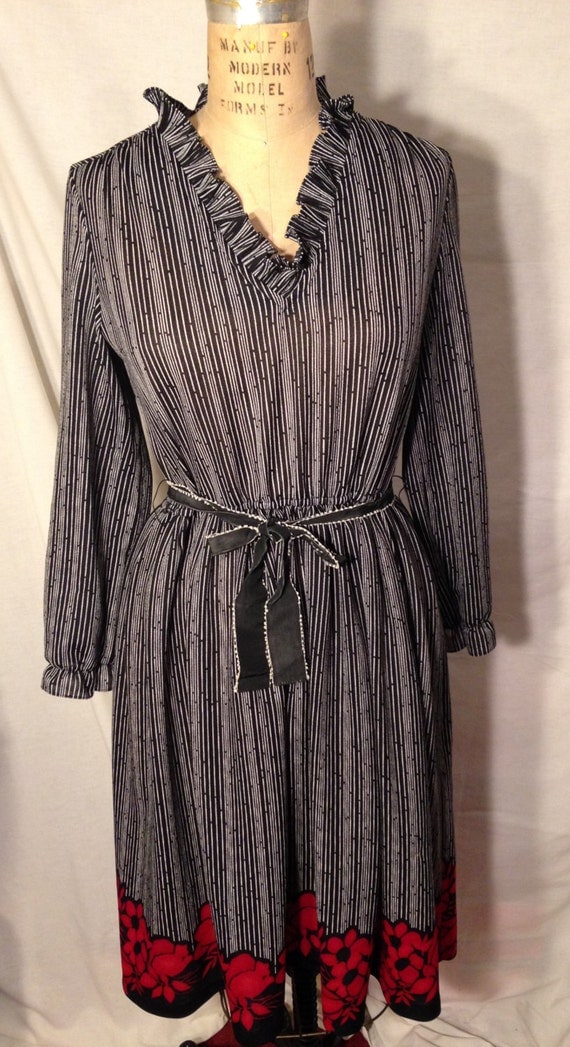 Vintage Lynn Davis Black and White Stripped Floral Dress 70s Size 12 D60