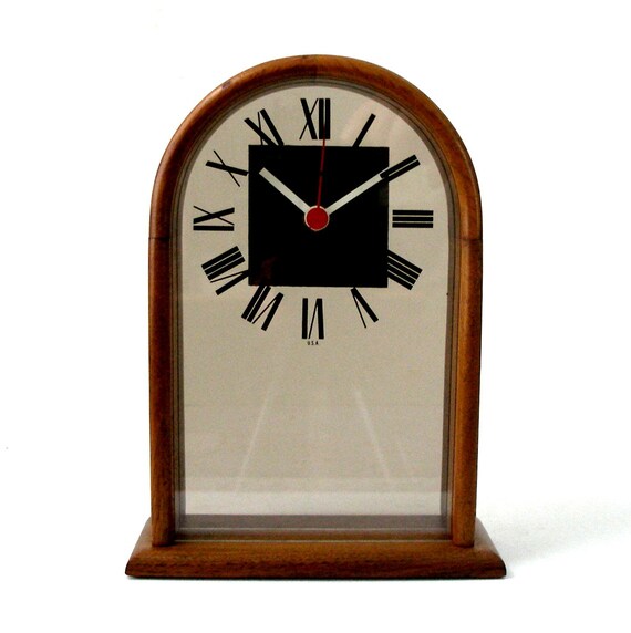 Vintage 70s Howard Miller MCM Clock Desk Mantle Arched Top