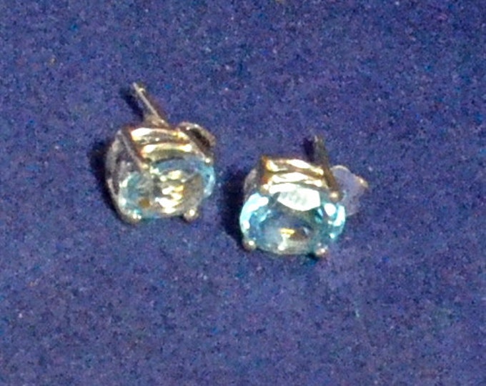 Sky Blue Topaz Studs, 8x6mm Oval, Natural, Set in Sterling Silver E951