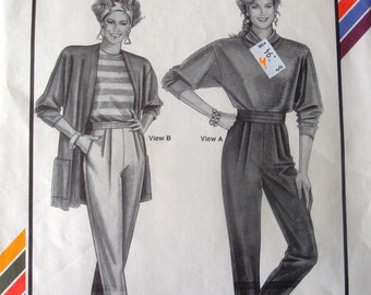 1991 Pleated Stirrup Pants and Leggings Pattern / Stretch & Sew #706, Hip Sizes 32-48