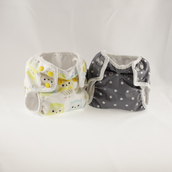 Set of 2 Newborn Cloth Diapers with umbilical cord snaps