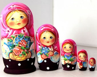 Nesting doll russian matryoshka babushka Pink shawl with flowers - kod45k