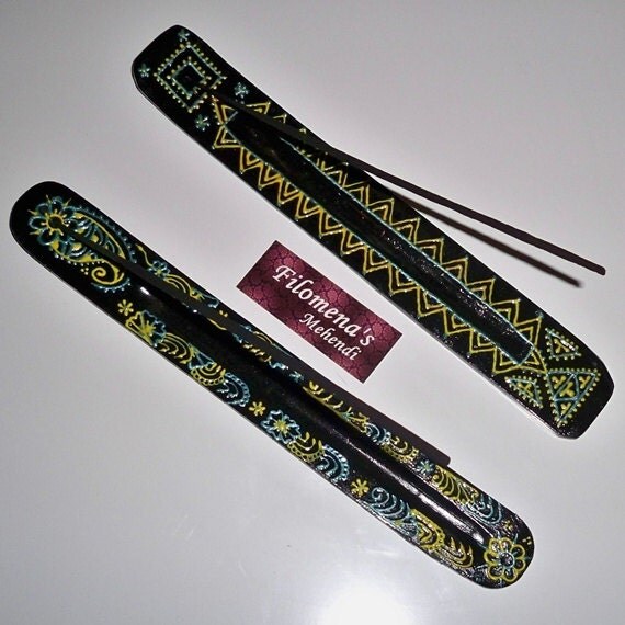 Hand Painted Wooden Incense Holder Black by FilomenaMehendi