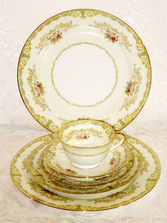 Vintage China 1933 Noritake China N136 M Japan 5 Piece Place