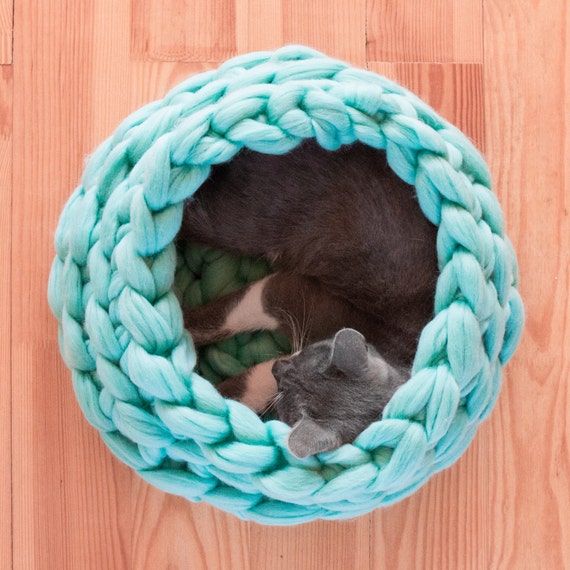 SALE Cat House Chunky Cat Bed Chunky knitting Cat