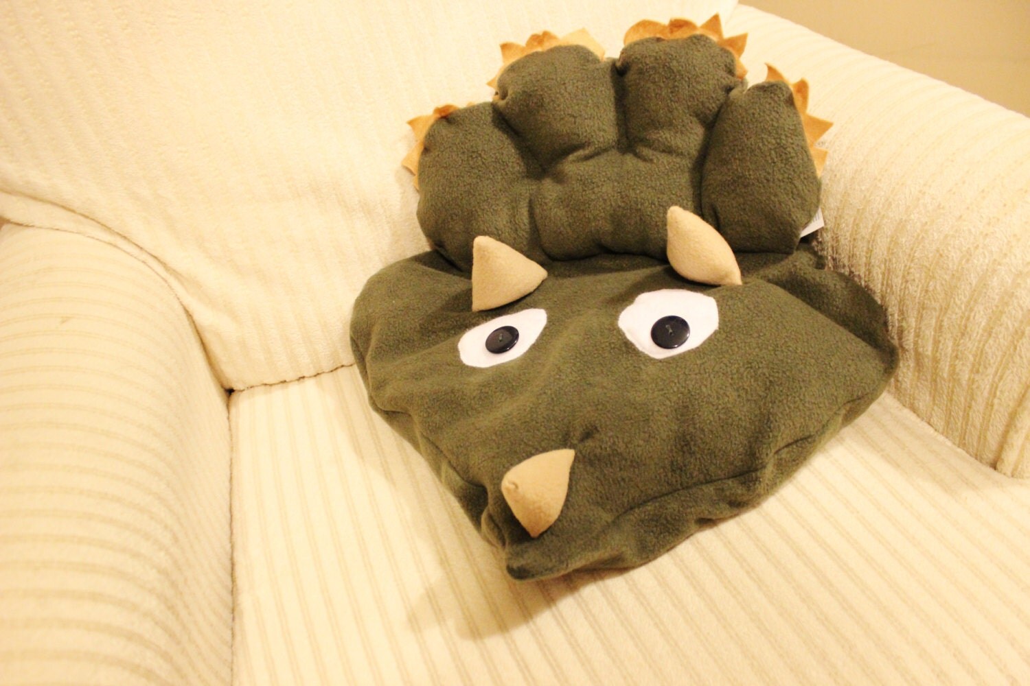 Dinosaur Blanket / Dino Blanket / Dinosaur Snuggle / Dinosaur