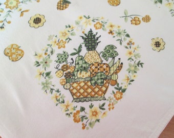 Cheerful Sunny Vintage 1950's heavy Cotton Tablecloth