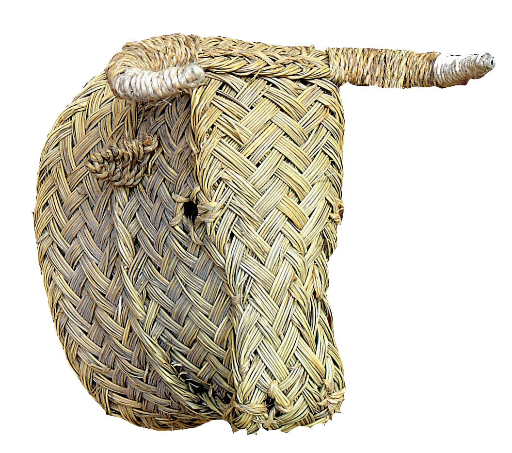 Bull head of esparto grass for hang on the wall by Esparteame