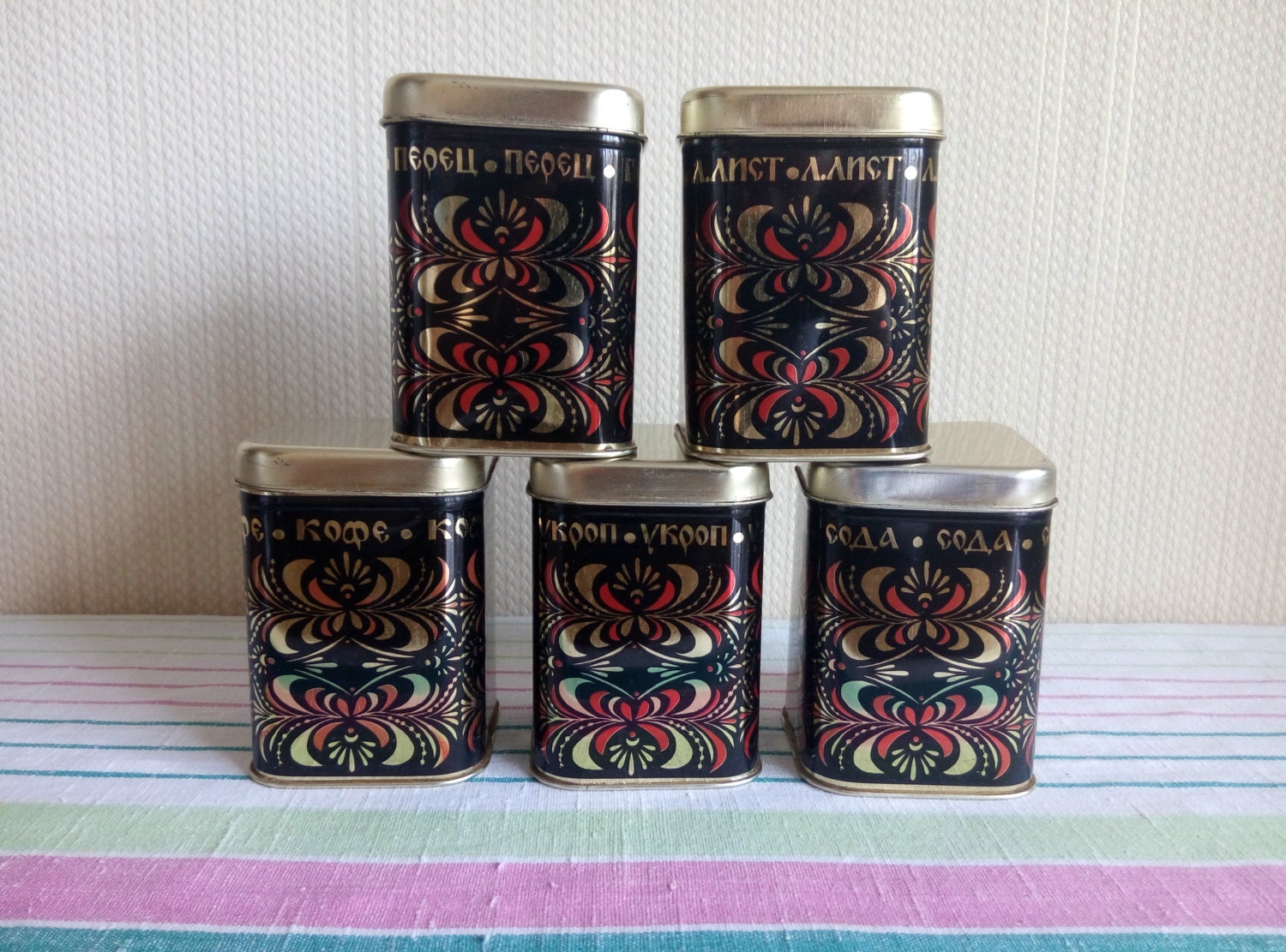 Vintage Tin Containers 49