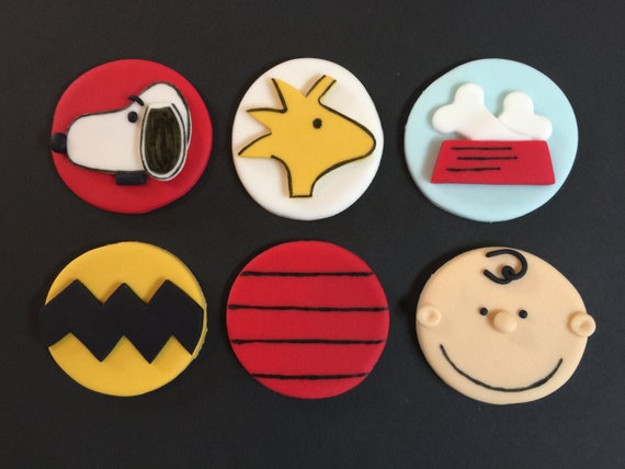 12 Peanuts Charlie Brown Cupcake Toppers-Fondant