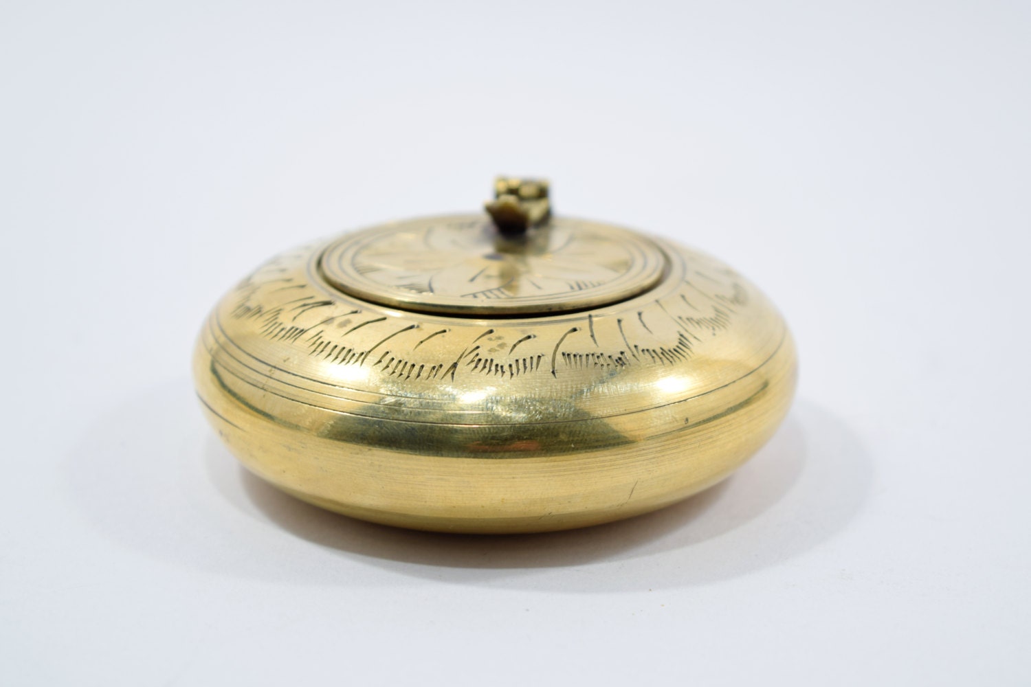 Handmade Brass Ashtray with Lid Metal Ashtray Hinged Lid