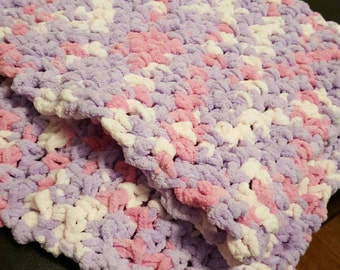 Chunky Baby Blanket - great for Newborns and Baby Shower gift.
