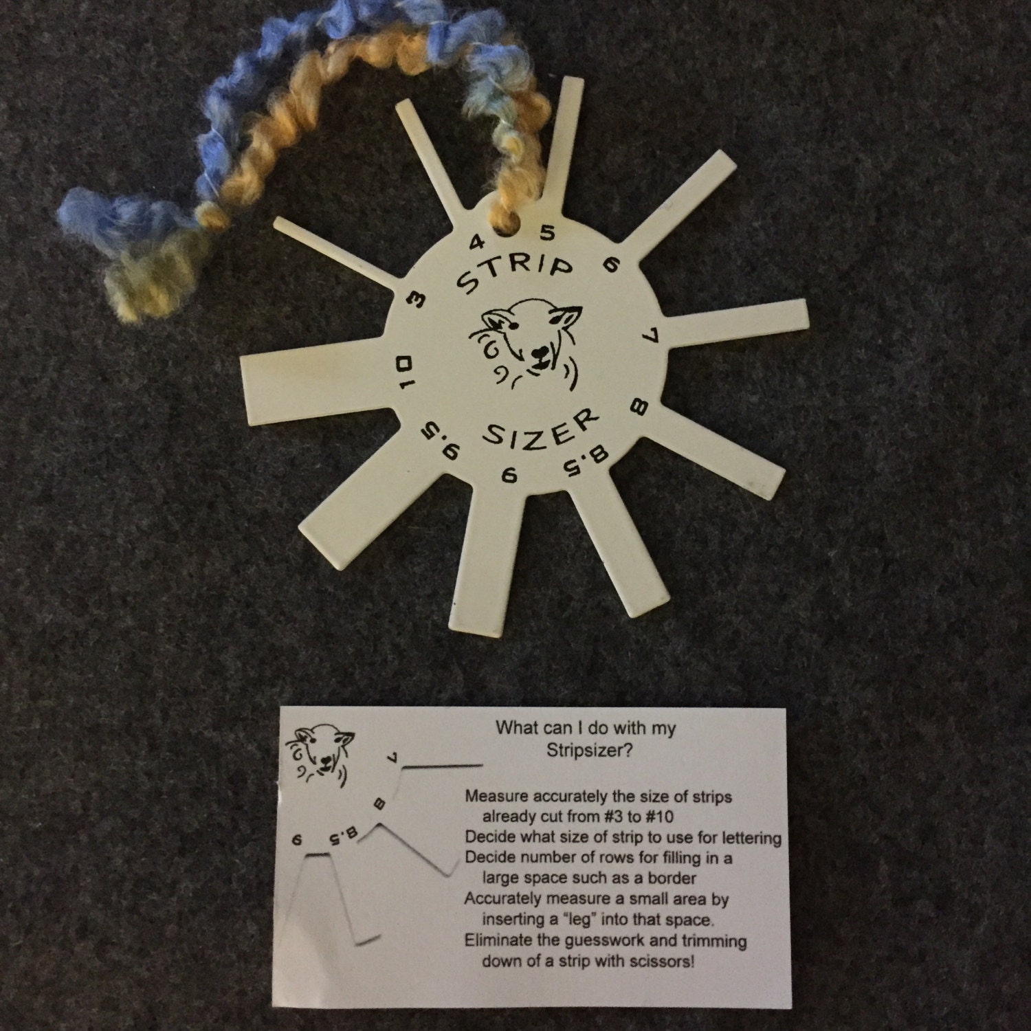 Rug hooking strip sizer