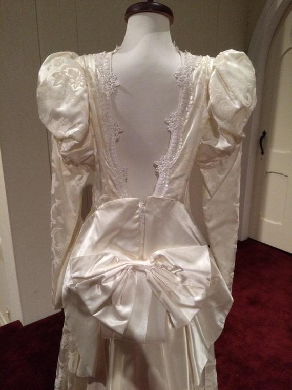 1990 Jessica McClintock Wedding Gown Ivory Victorian