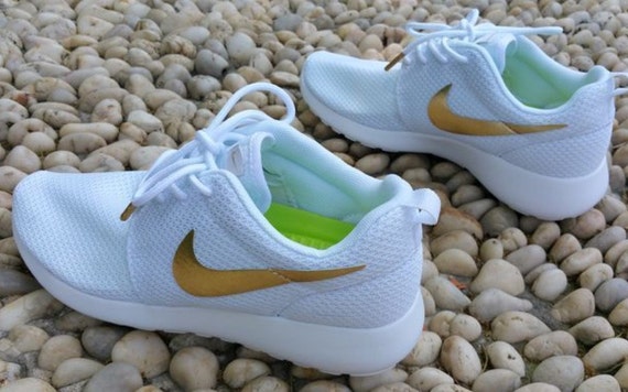 nike wmns air force 1 force is female