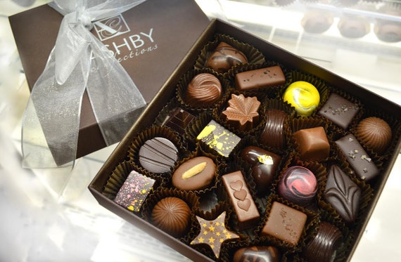 Handmade Gourmet Artisan Chocolates In Gift Box 25 Piece