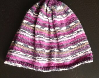 Handmade demi-season fine knitted cap / Bonnet demi-saison en maille fine fait à la main