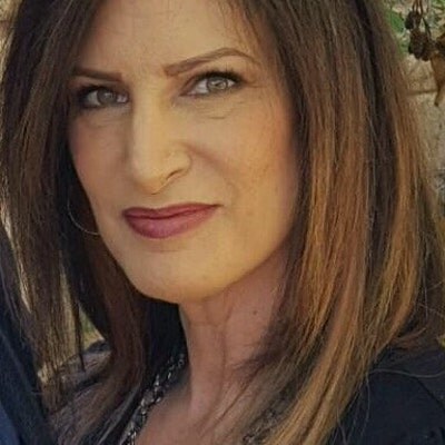 Deena Roberts