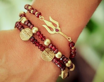 Garnet Bracelet // Yoga Bracelet // Trishula Bracelet // Trishula Bracelet // Buddhist Bracelet // Meditation Bracelet // Hindu Bracelet