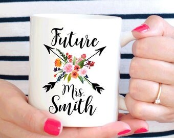 Future Mrs Mug, Personalized engagement gift, Bride to be gift, Engagement mug, Engaged coffee cup (M159P)