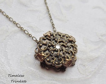 Nauvoo, Antique Mother of Pearl Button Necklace, Style 1