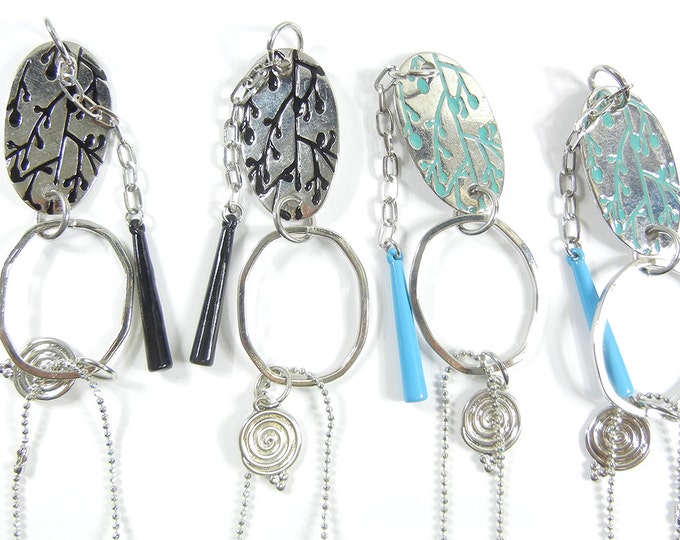 4 Floral Themed Linked Pendants Silver-tone