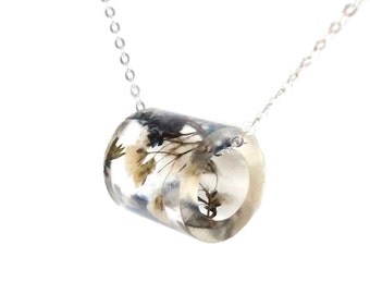 Resin Tube Necklace with Forget Me Nots and Baby's Breath. Resin Jewelry with Real Pressed Flowers