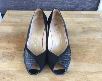 Gorgeous vintage bruno magli textile peep toe low heels 36/6