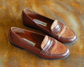 vintage Etienne Aigner brown leather loafers / size 6