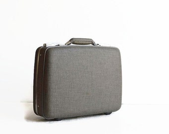 maleta pequeña vintage con maletas American Tourister de clave de los años 1950