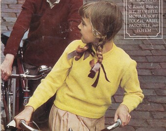 Patons Childrens Knitting Book No 7 Vintage 1970's - Patons Classic Series - Pullover with set in sleeves