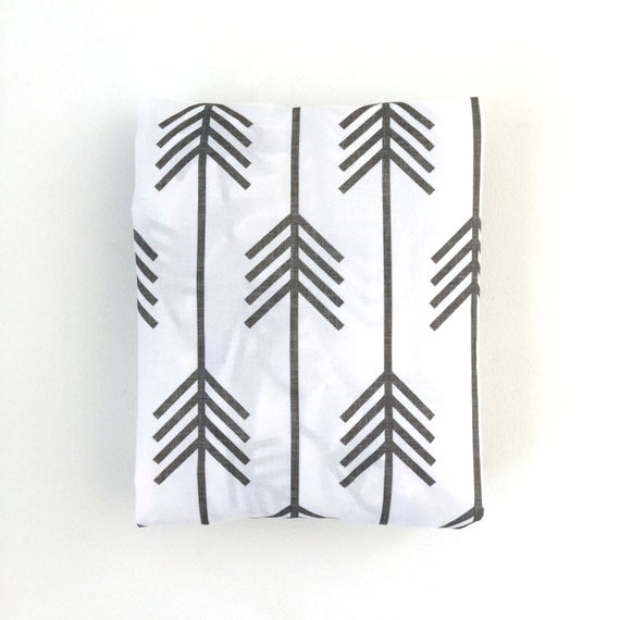 Crib Sheet Arrows White. Fitted Crib Sheet. Baby by iviebaby