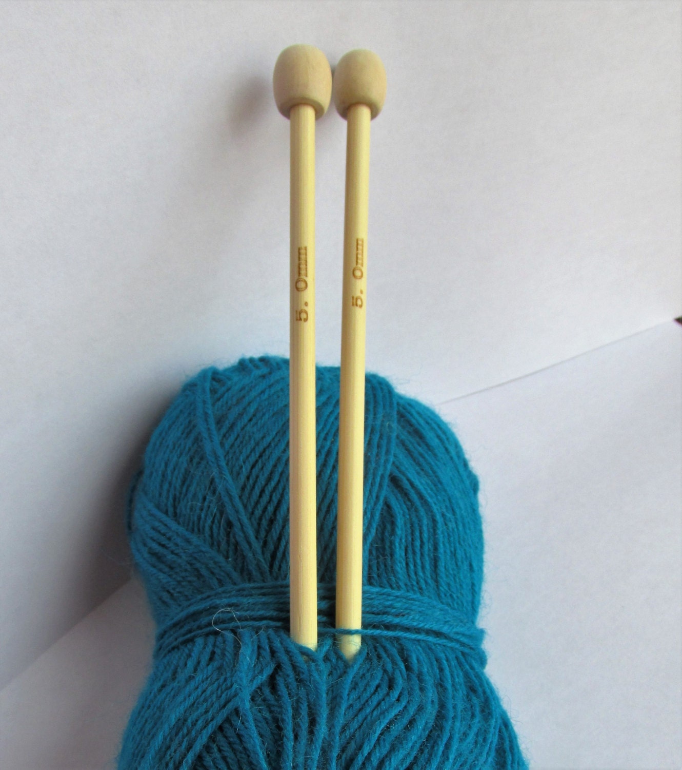 5mm Bamboo Knitting Needles short