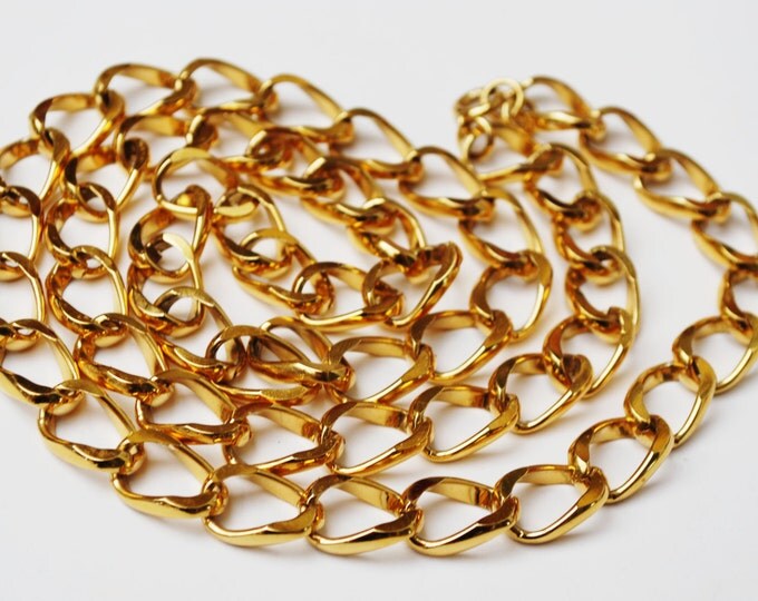 Vintage Chunky Gold Chain necklace Mid century 30 inches