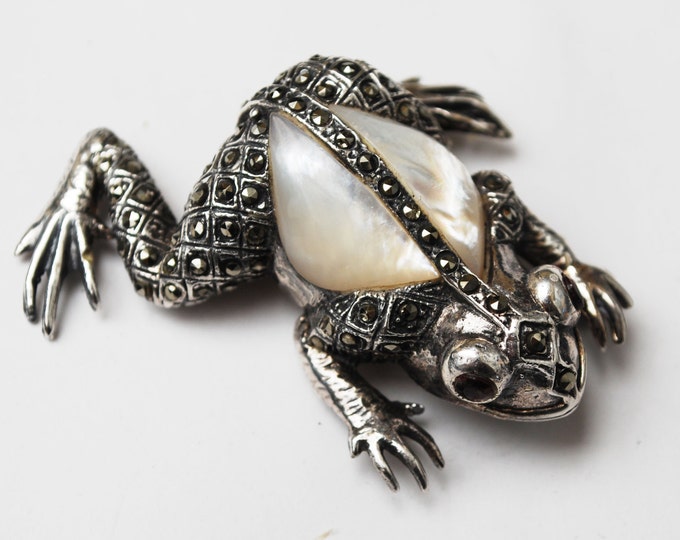 Frog Brooch Marcasite silver and mother of pearl Jelly belly reptile pin