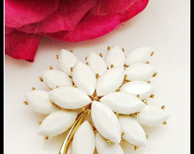 Crown Trifari Brooch - floral leaf - White thermoset plastic - Mid century Pin