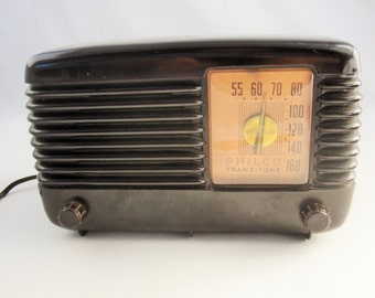A 'Philco Transitone' Radio - Model 49-500 - Deep Brown Bakelite Cover - 1948 - Original Parts With Lighted Dial - AM Only Radio