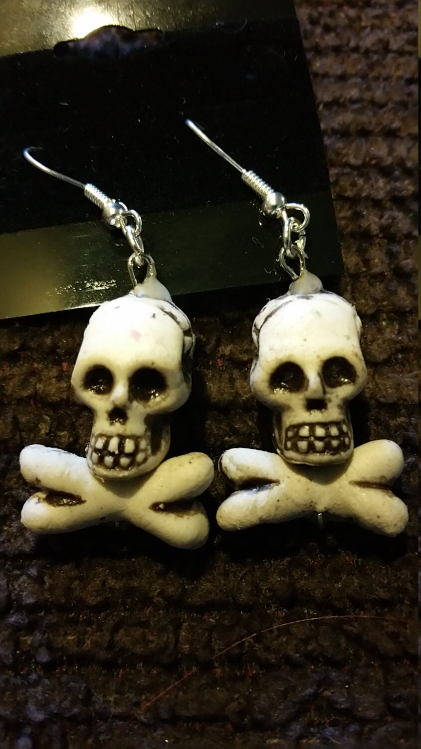 Skull and cross bones earrings