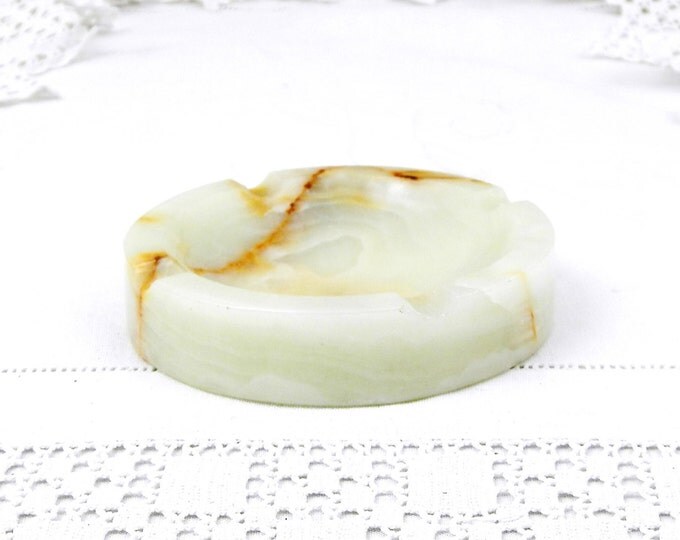 Vintage Carved Pale Onyx Marble Agate Stone Ashtray, Mid Century Decor, Retro, Man Cave, Semi Precious, Tobacciana, Smoking, Collection, Vintage Carved Pale Onyx Marble Agate Stone Ashtray, Mid Century Decor, Retro, Man Cave, Semi Precious, Tobacciana, Smoking, Collection,