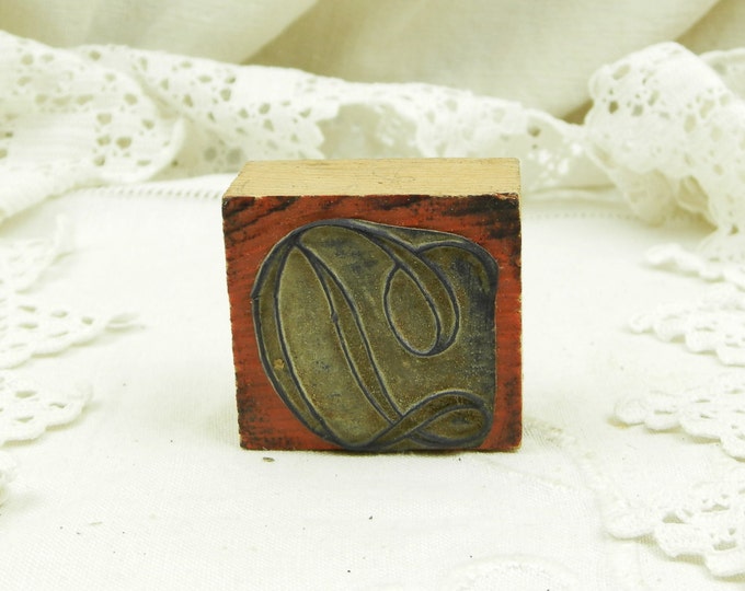 Antique French Monogram Embroidery Ink Stamp with Letter D / Vintage Sewing/ French Decor / Craft Supplies / Retro Vintage Home / Craft