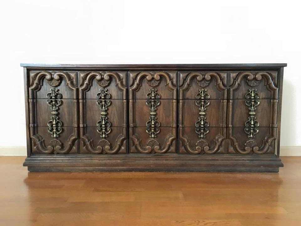 70s the new hollywood regency 9drawer Dresser w
