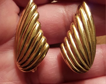 Vintage Signed Napier Goldtone Clip On Earrings