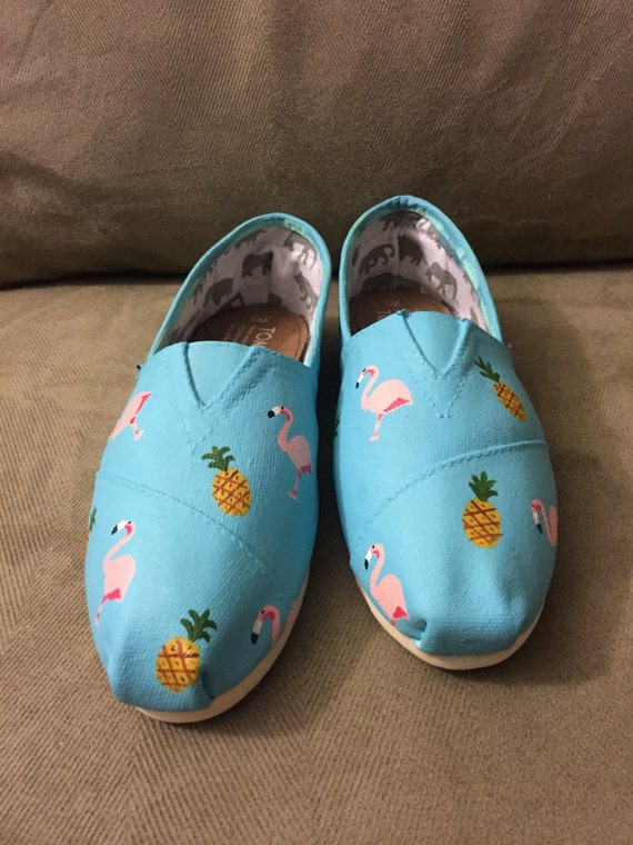 toms flamingo print shoes