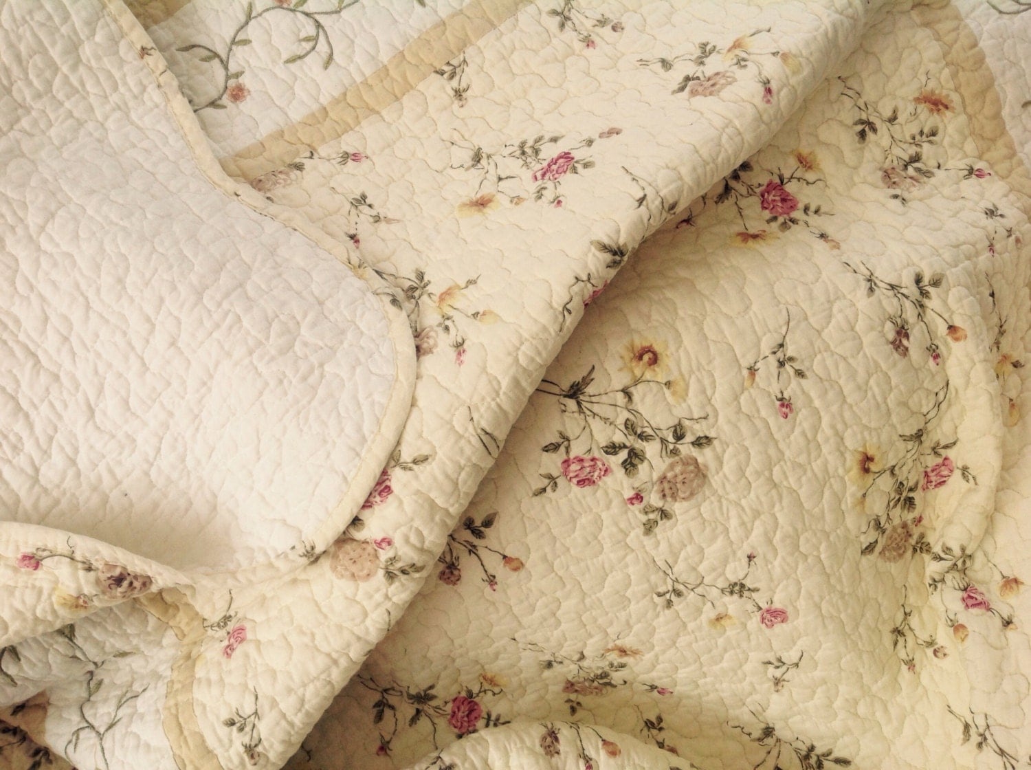 Shabby/Country Chic Embroidered Patchwork Quilted Throw in