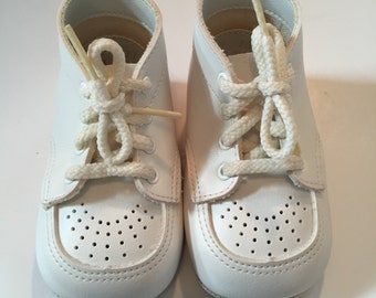 Boy's or Girls Vintage White Baby Shoes - Size 2 - Vintage Baby Shoes - Vintage Saddle Shoes - Vintage Boys Shoes - Vintage Girls Shoes