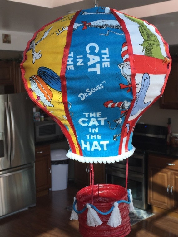 Dr Seuss cat in the Hat hot air balloon. Great by CakeToppersPlus
