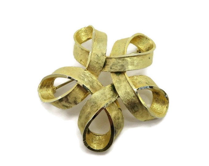 Vintage CAPRI Brooch, Gold Tone Wreath Brooch Pin, Matte Gold Pin, Signed Capri Jewelry