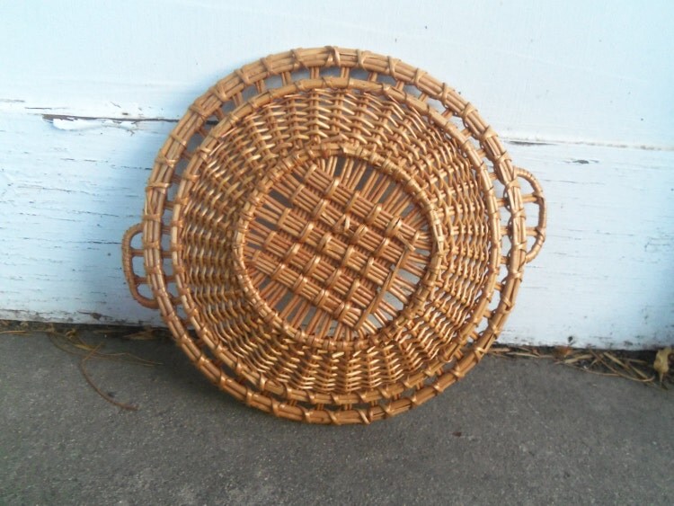 Vintage Shallow Wicker Basket by bettyrayvintage on Etsy
