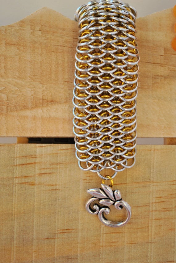 Dragonscale Weave Chainmaille Bracelet Cuff